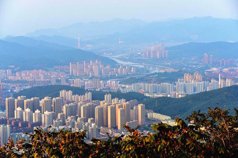 本溪,钢铁城市的魅力与变迁之旅